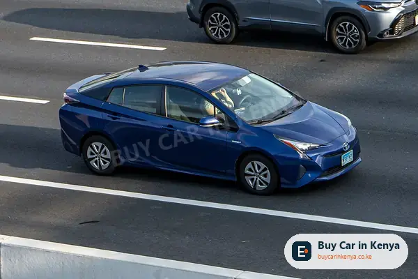 Toyota Prius hatchback for sale in Kenya, import from Japan, photo 3